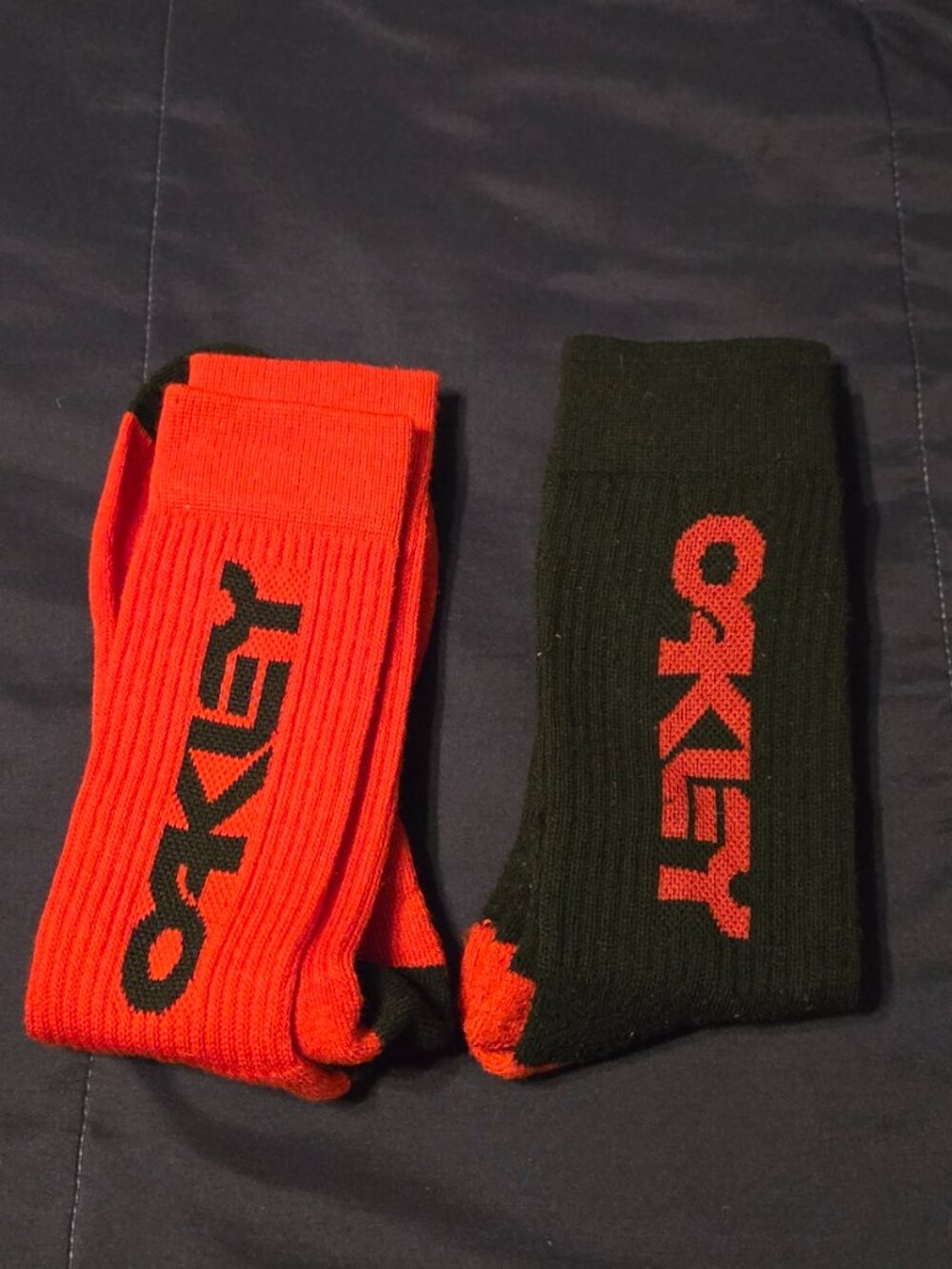 OAKLEY 2 PACK MENS SOCKS SIZE L - Picture 2 of 2